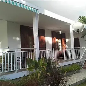 La Chambre Lamentinoise, T2 Dans La Campagne. Appartement